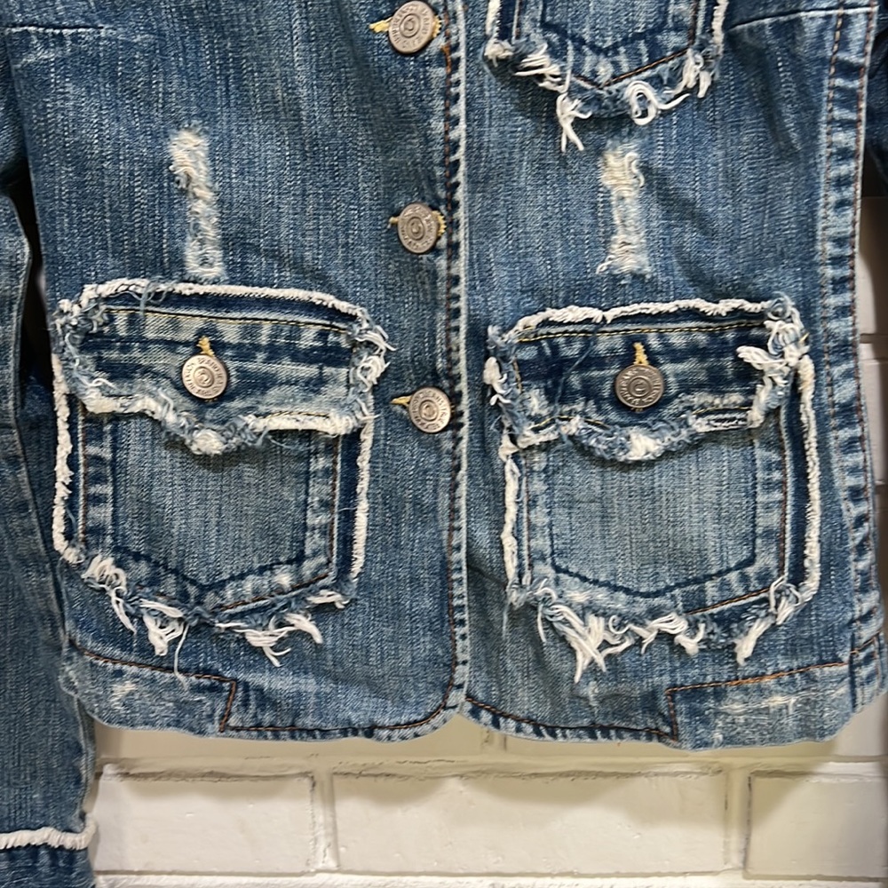 True Religion Distressed Blue Jean Jacket Raw Hem Collar, Pockets, & Cuffs Small - Picture 5 of 12